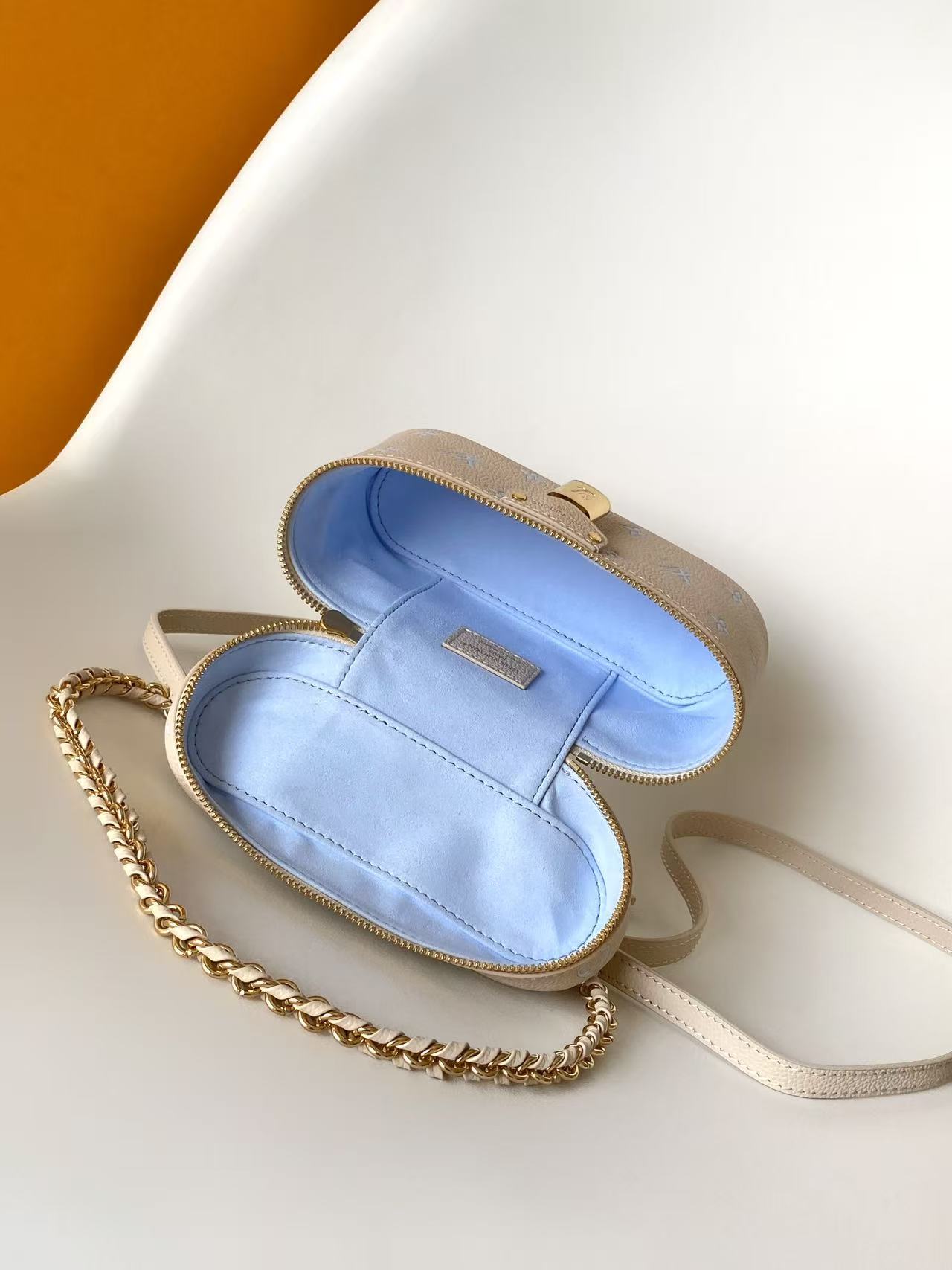 Louis Vuitton M27744 Blue Silk-Screen Print, Full Leather Bag — Vanity Chain Pouch