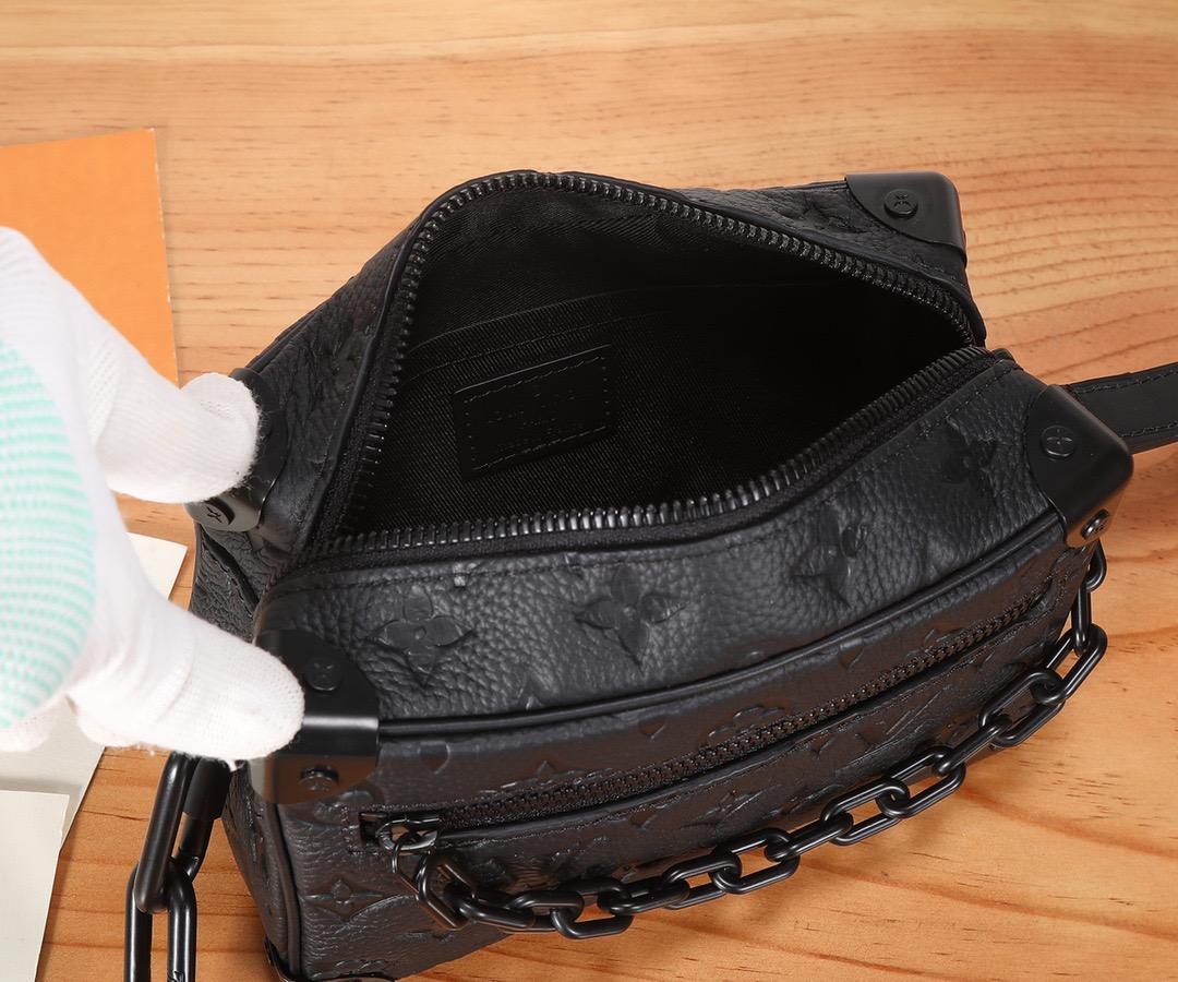 Bolso con cadena SOFT TRUNK