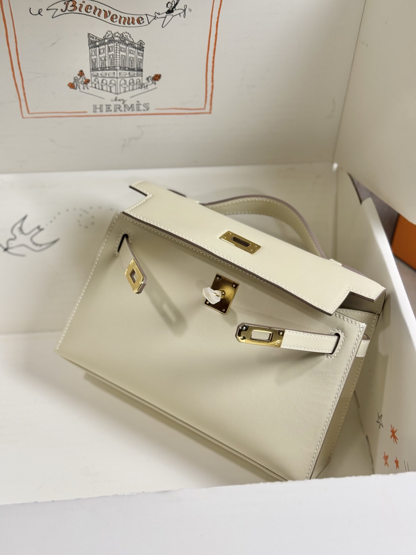 Milkshake White Kelly Generation 1