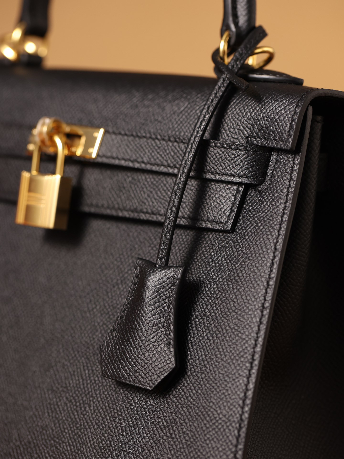 Hermes Kelly bag, black, 25cm, with gold hardware.