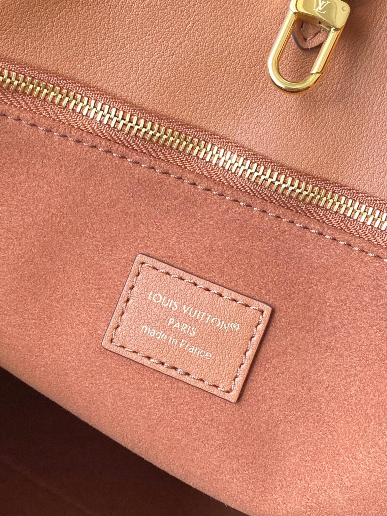 Louis Vuitton This ONTHEGO ORGANIZER handbag