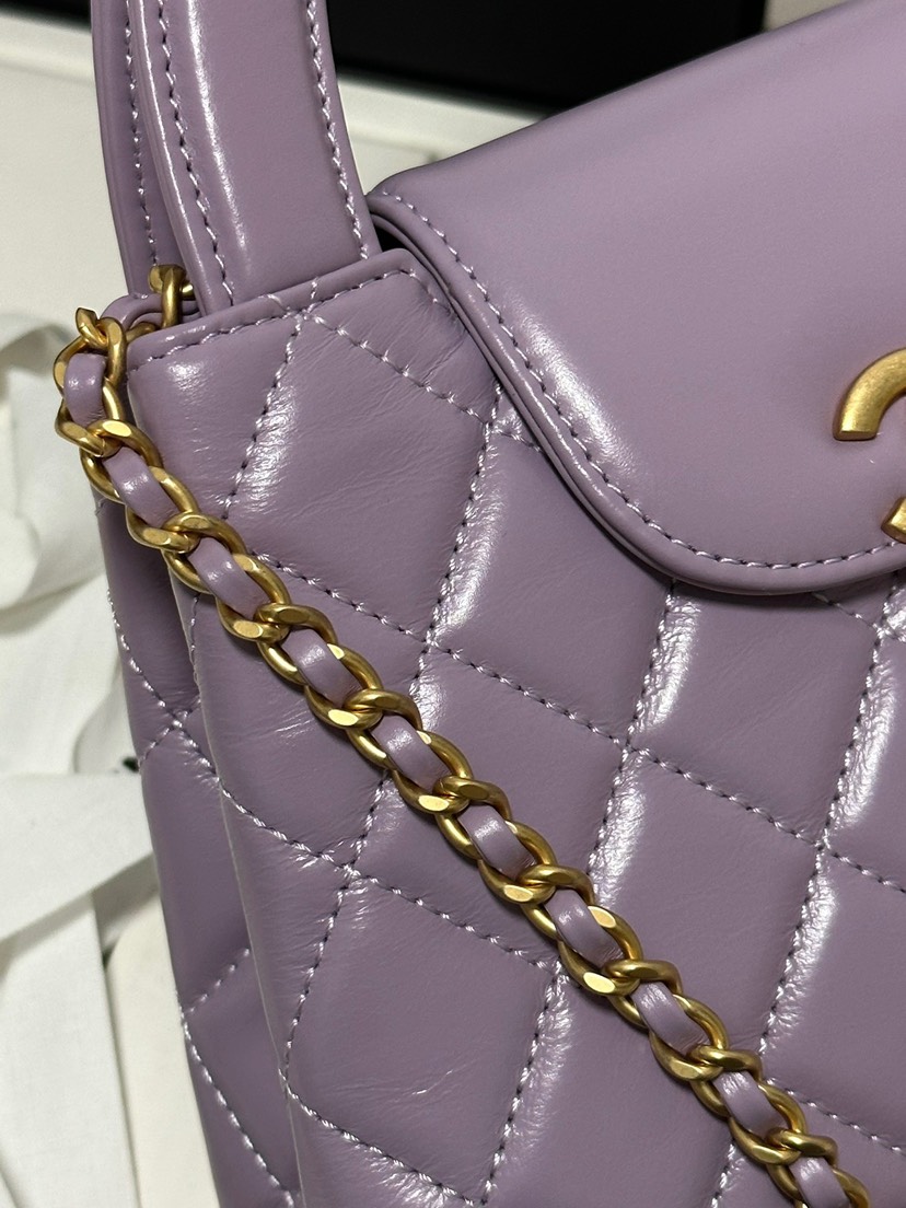 L'Oréal Large Chain Handbag in Smoky Purple