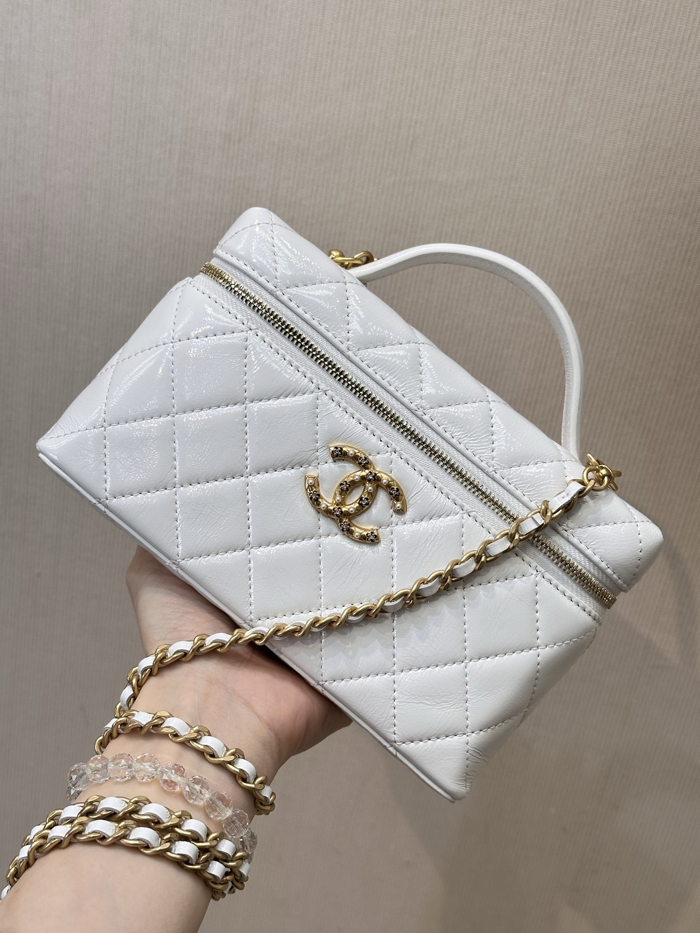 Chanel's classic lunchbox bag, version 2.0!