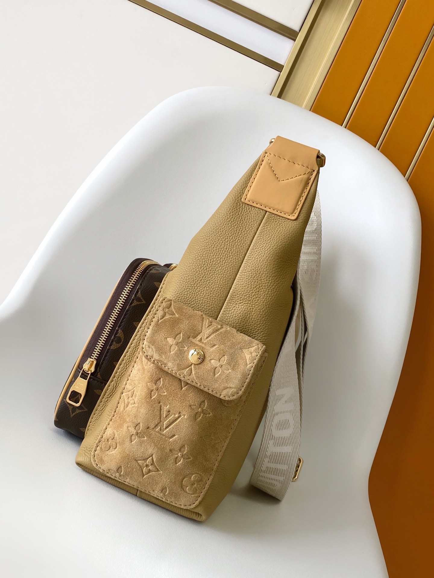 Louis Vuitton M12697 Full Khaki Leather Bag, Top-Tier Original, Dimensions Modified, Monogram Canvas, Classic Canvas with Wide Shoulder Strap