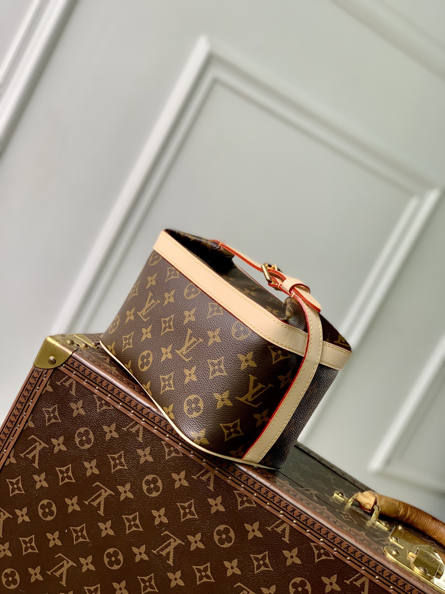 Louis Vuitton The M15350 Cruiser toiletry bag is inspired by the silhouette of the brand's Cruiser 45 travel bag.