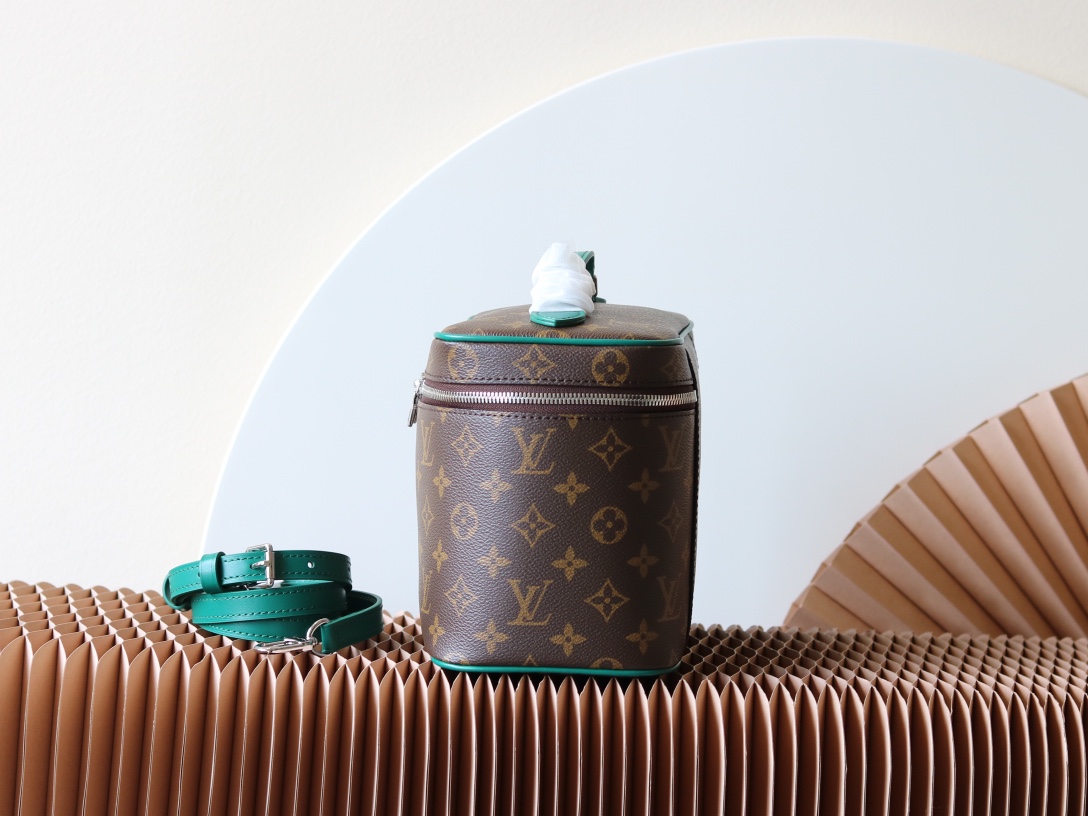 Louis Vuitton M12667 Green This Nice BB cosmetic bag is made from Monogram Macassar canvas.