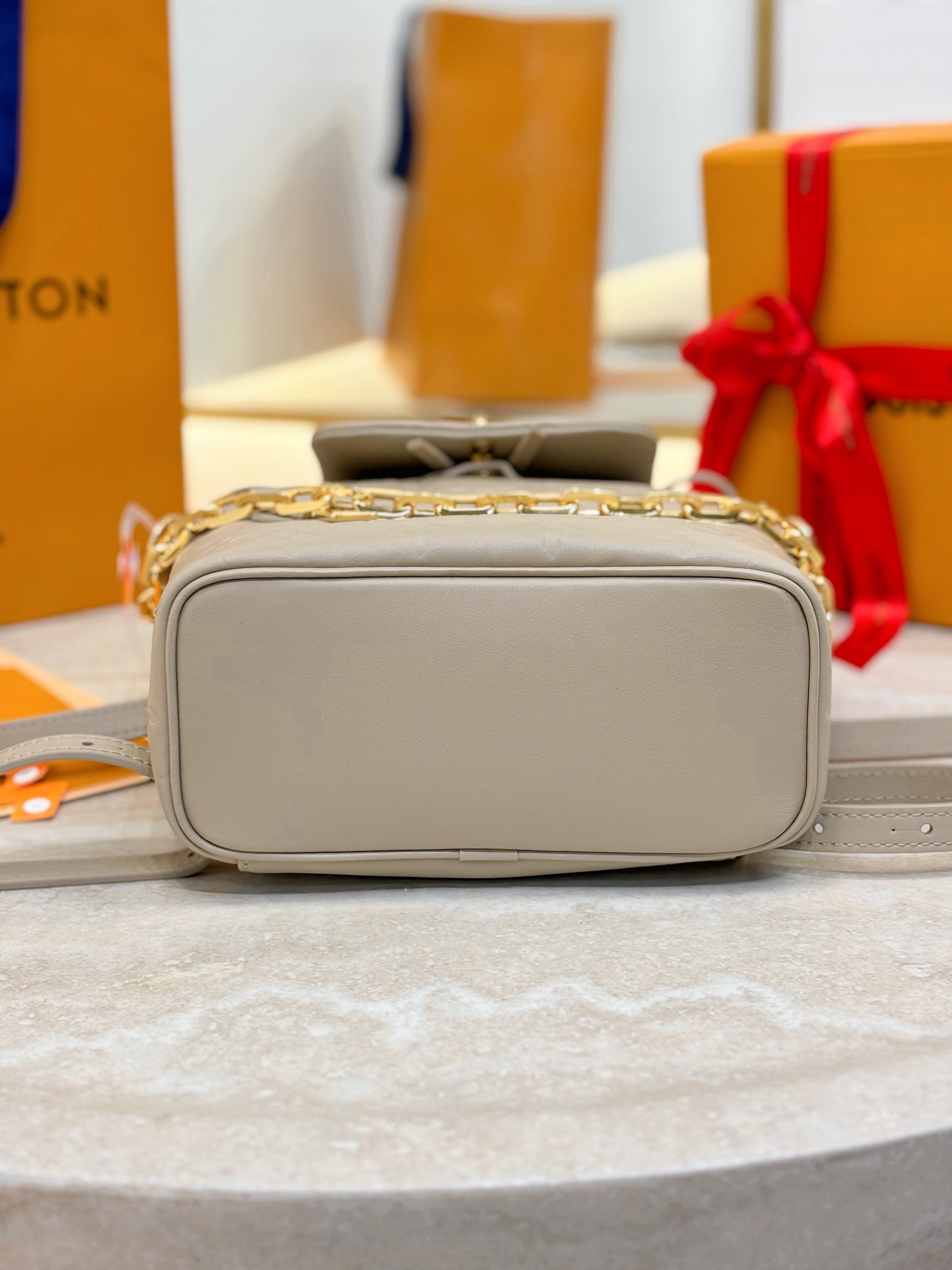 Louis Vuitton The Coussin Backpack small handbag, featuring a striking backpack design, joins the Coussin collection.