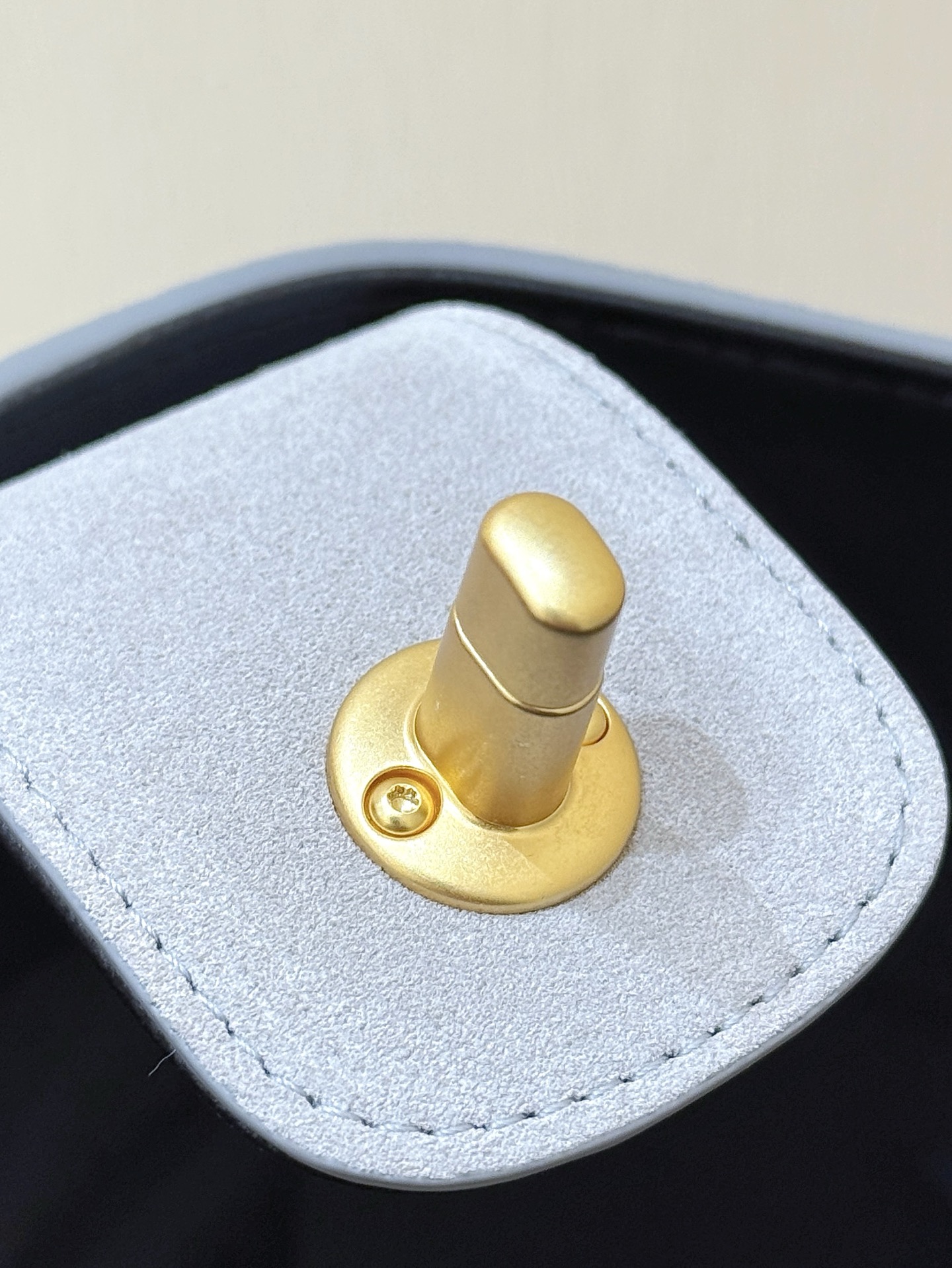 Chane1 25A Suede Color Block Hobo👜