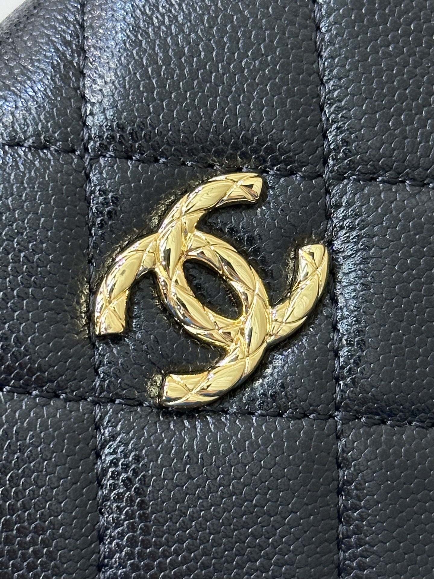 26C Diamond-patterned Pineapple-shaped Bento Box