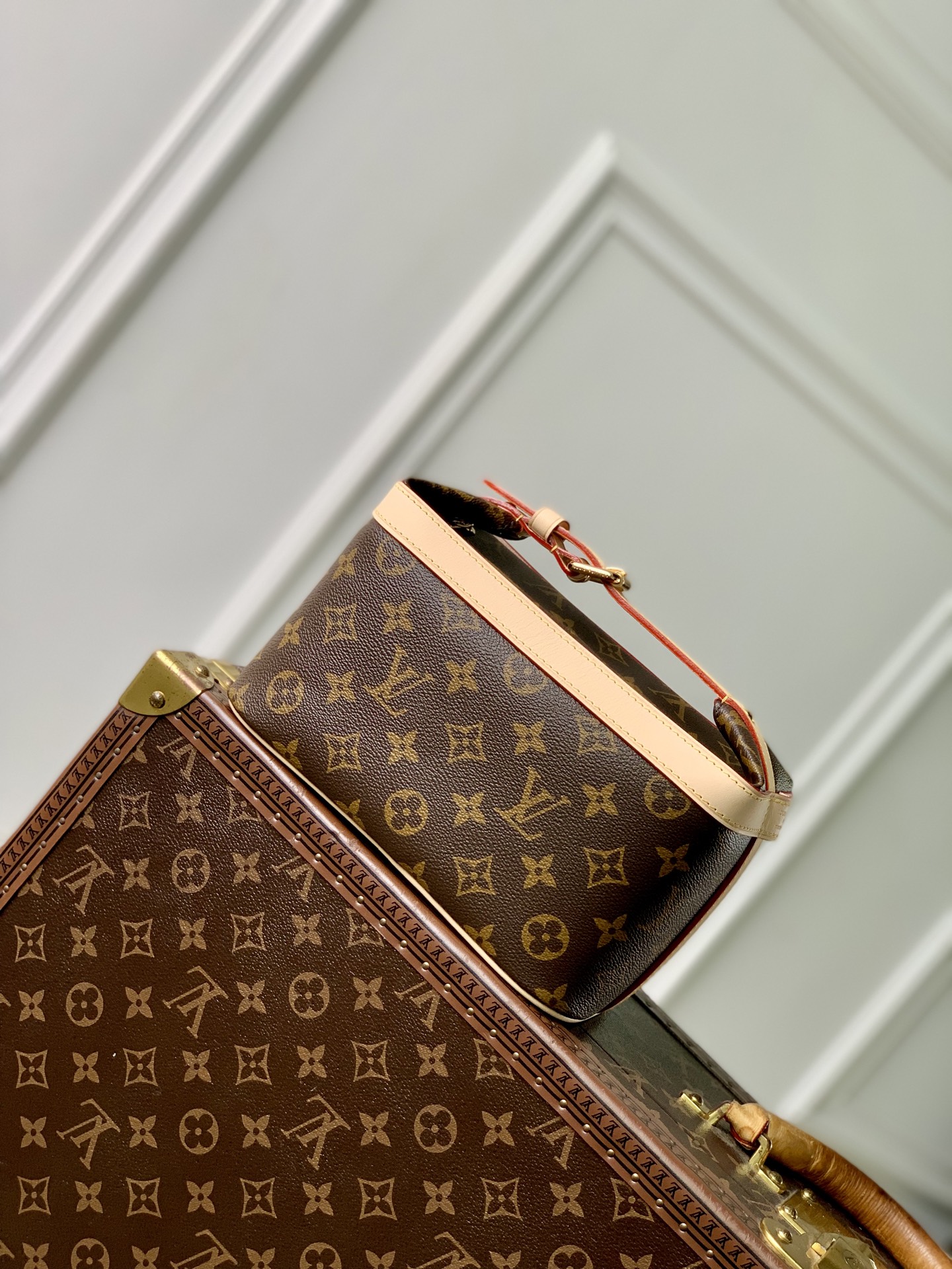 Louis Vuitton The M15350 Cruiser toiletry bag is inspired by the silhouette of the brand's Cruiser 45 travel bag.