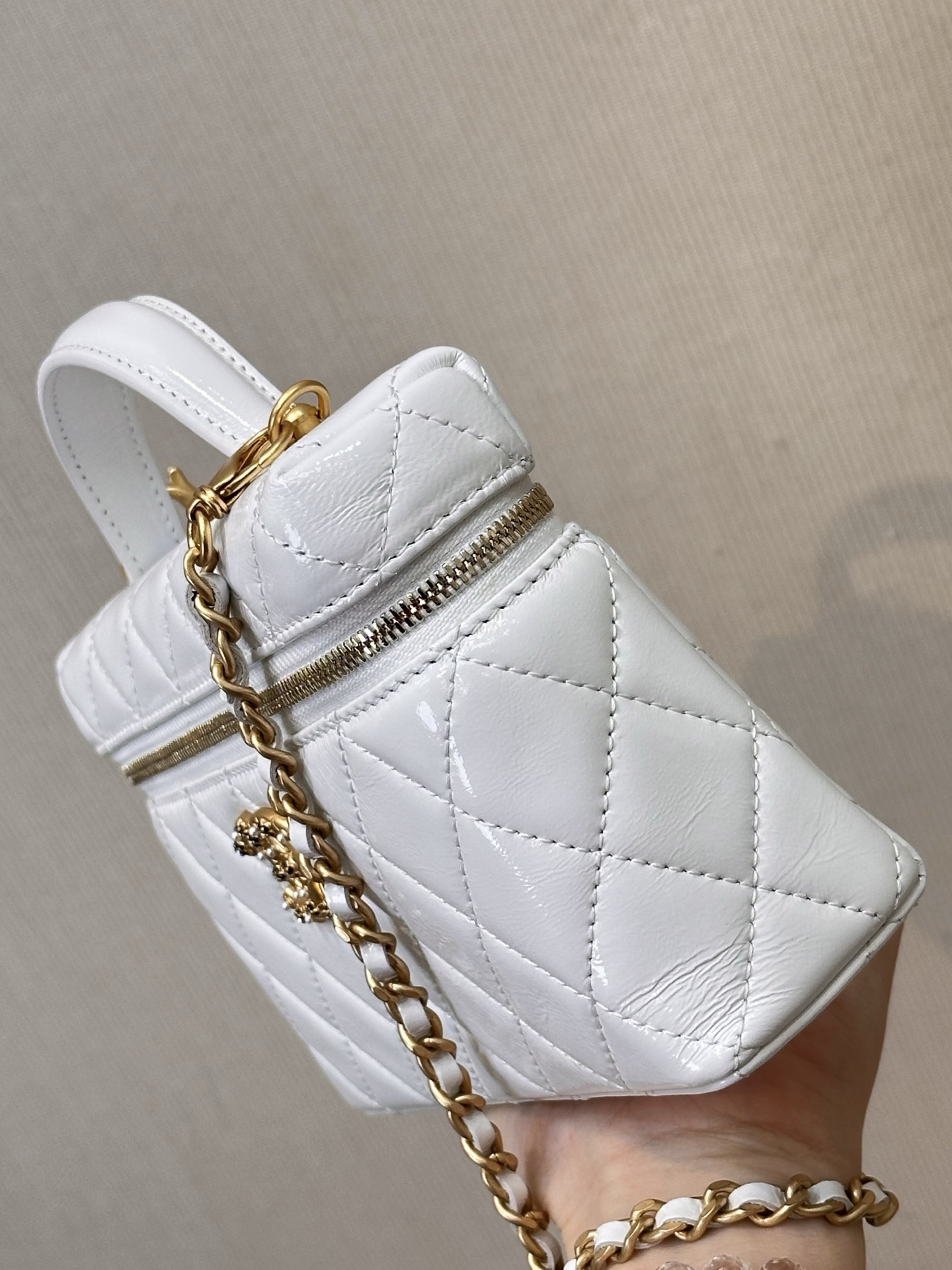 Chanel's classic lunchbox bag, version 2.0!