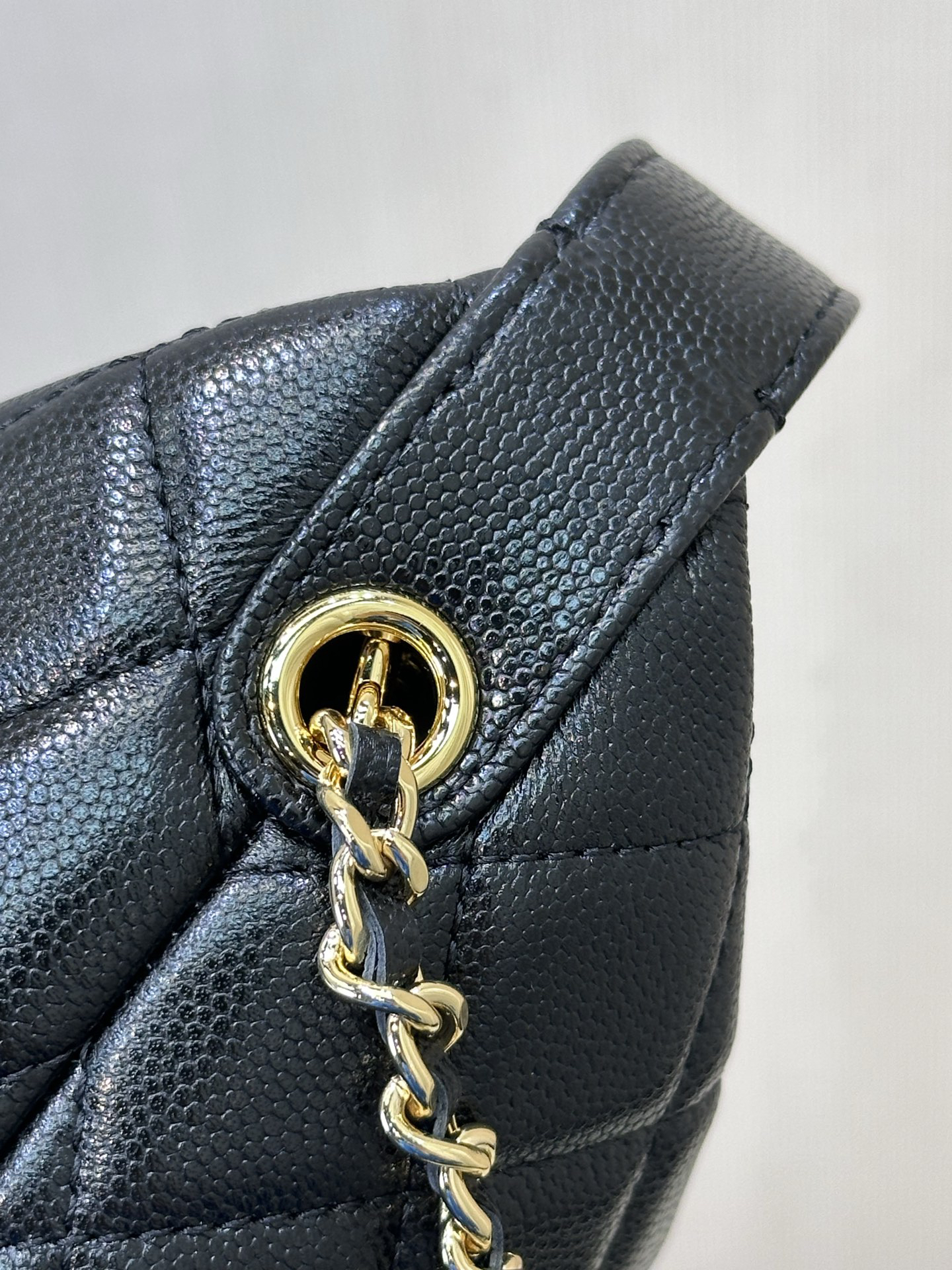 26C Diamond-patterned Pineapple-shaped Bento Box