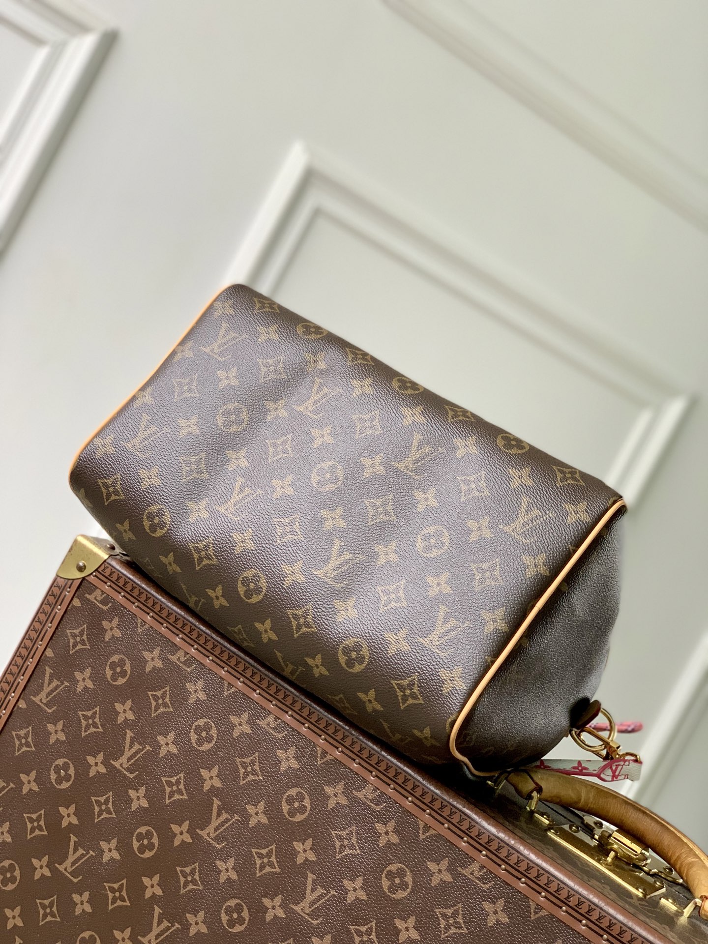 Louis Vuitton The M27512 Paris À Vélo collection reimagines the Speedy Soft 30 handbag with a sporty twist.