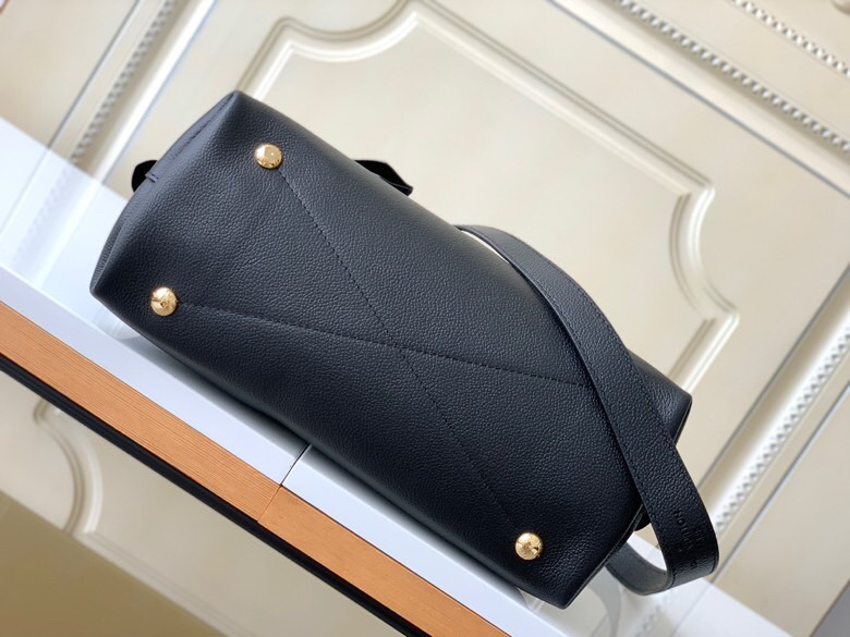 Louis Vuitton M44832 NEO ALMA bb embossed Empreinte leather has a soft feel