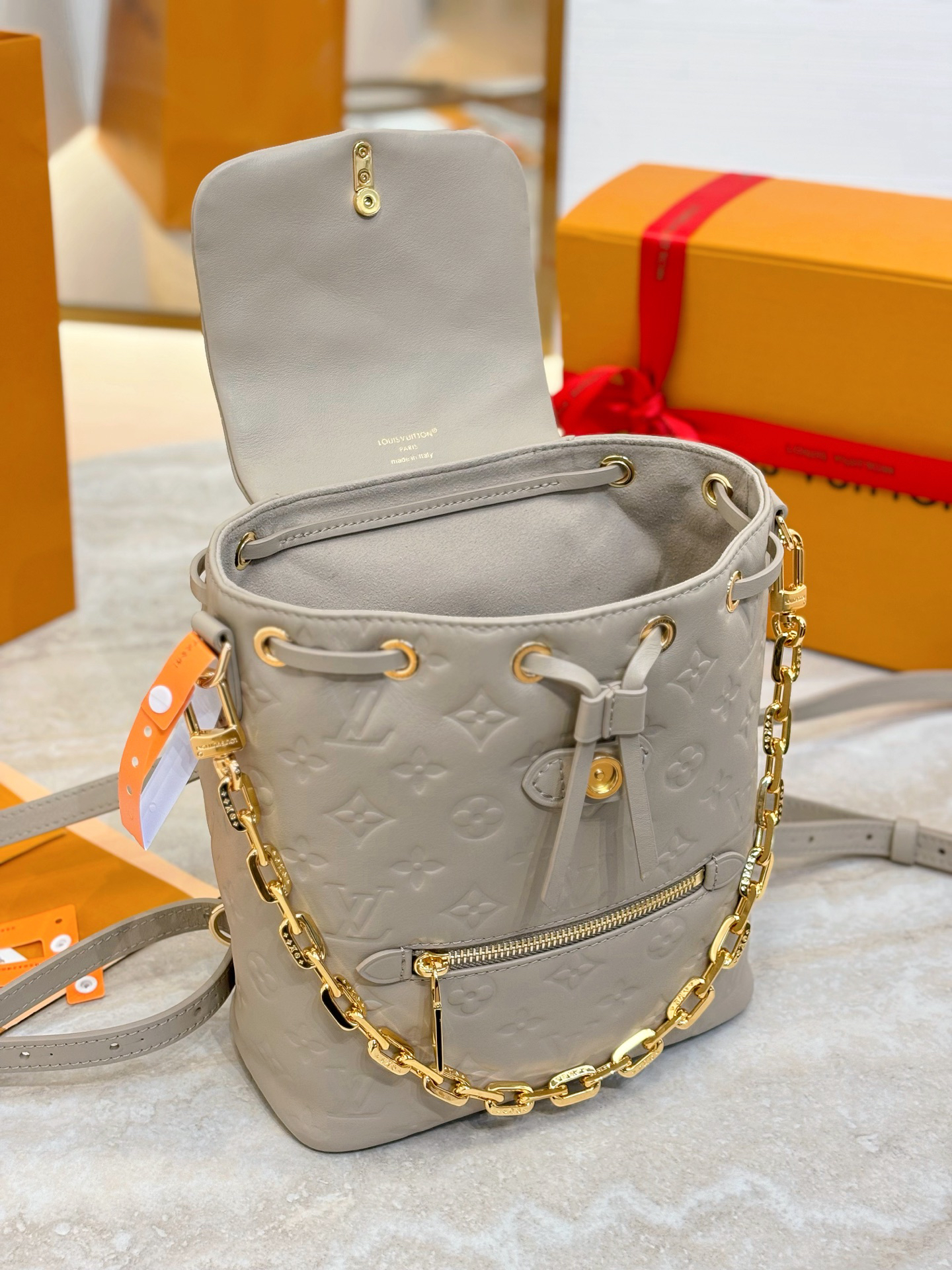Louis Vuitton The Coussin Backpack small handbag, featuring a striking backpack design, joins the Coussin collection.