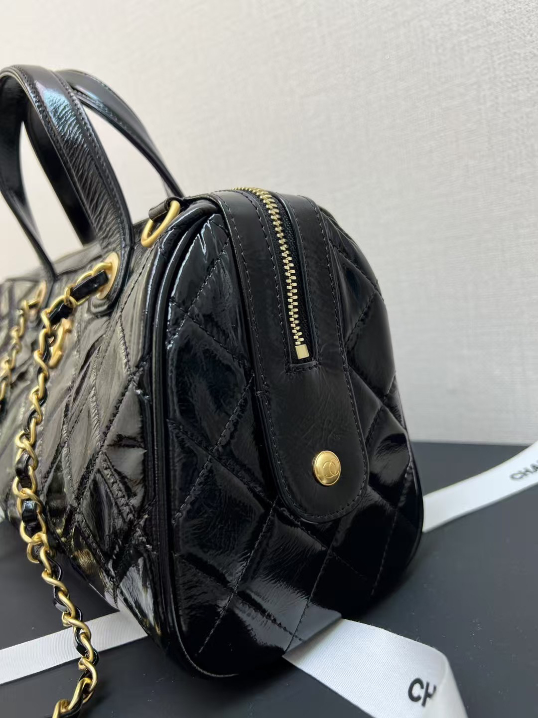 Chanel with complete packaging  25a is so eye-catching!