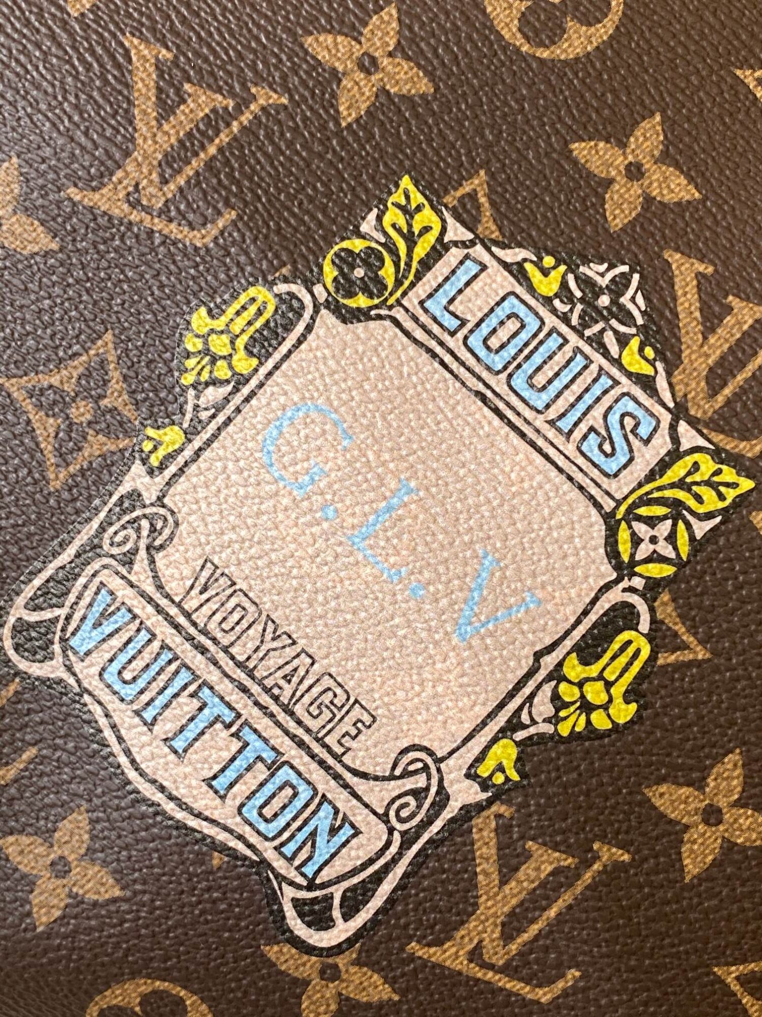 Louis Vuitton 2295 Monogram 50CM 163c01 Dynamic Chip This Keepall Bandoulière 50 travel bag features the Monogram design.