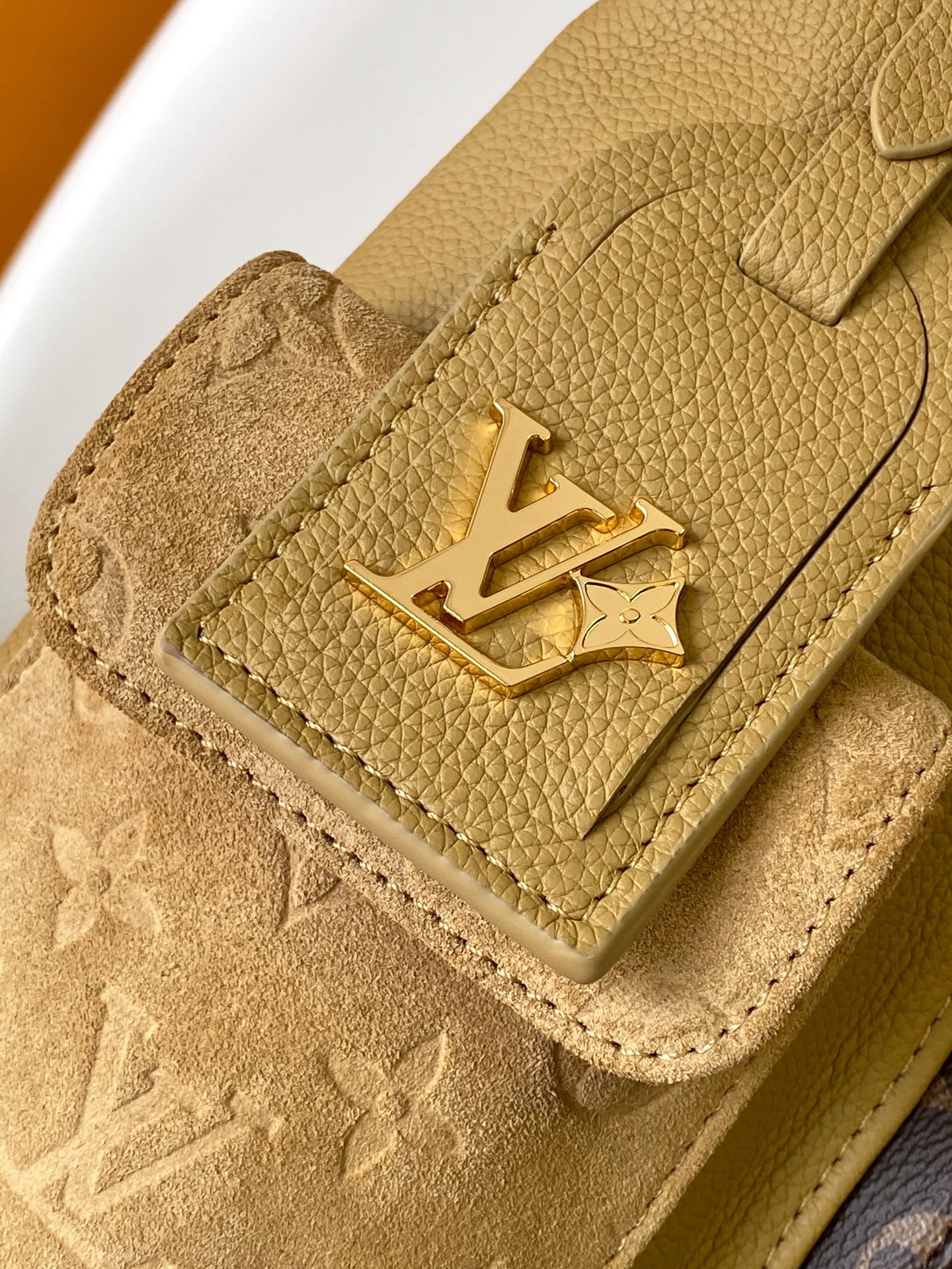 Louis Vuitton M12697 Full Khaki Leather Bag, Top-Tier Original, Dimensions Modified, Monogram Canvas, Classic Canvas with Wide Shoulder Strap