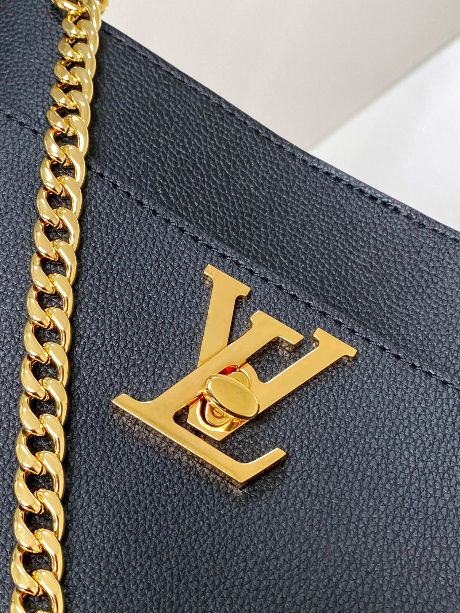 Louis Vuitton Lo and Walk full leather bucket bag and chain bag series
