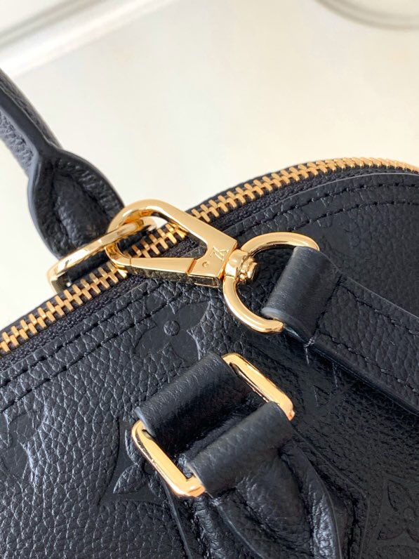 Louis Vuitton M44832 NEO ALMA bb embossed Empreinte leather has a soft feel