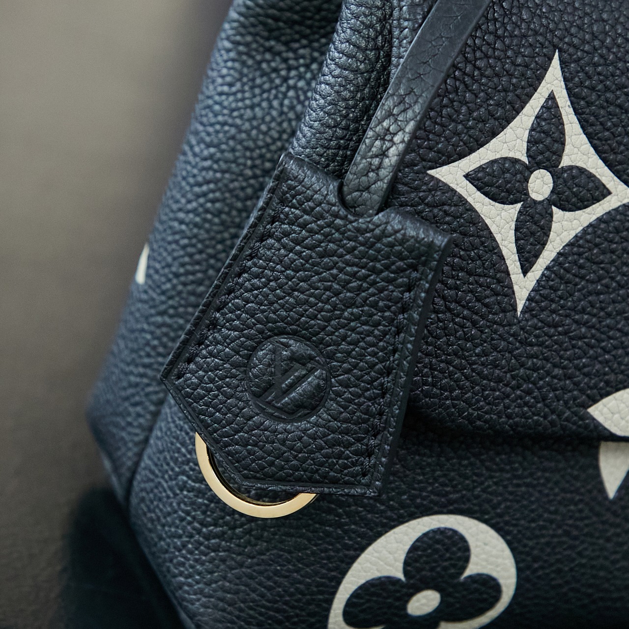 Louis Vuitton M45978 163 Dynamic Chip [Genuine Product] - Leather is Italian Grade A leather from the OEM factory.