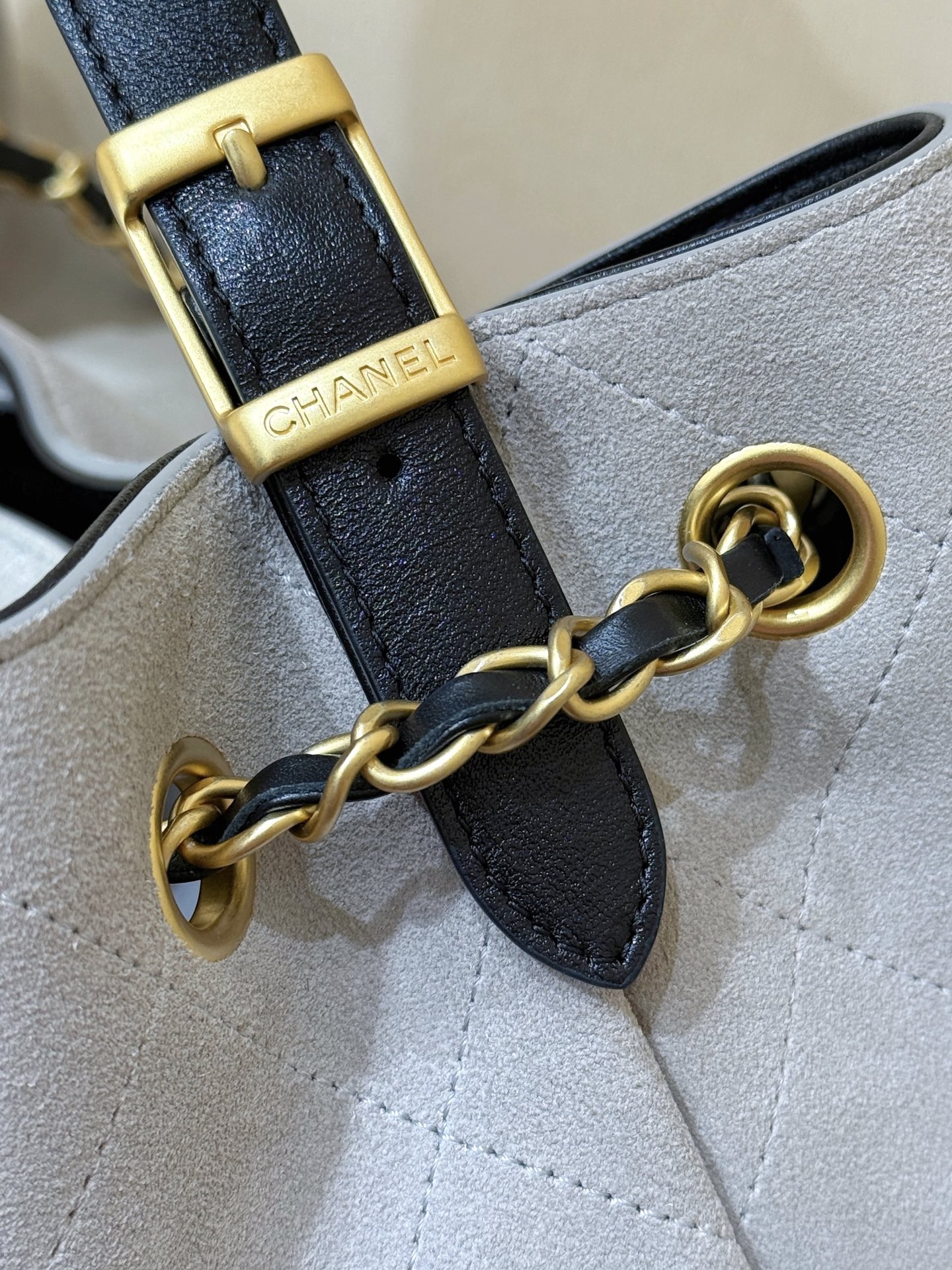 Chane1 25A Suede Color Block Hobo👜