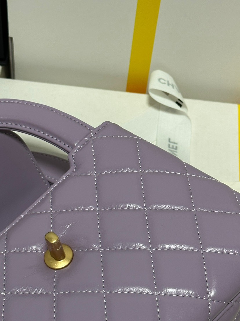 L'Oréal Large Chain Handbag in Smoky Purple