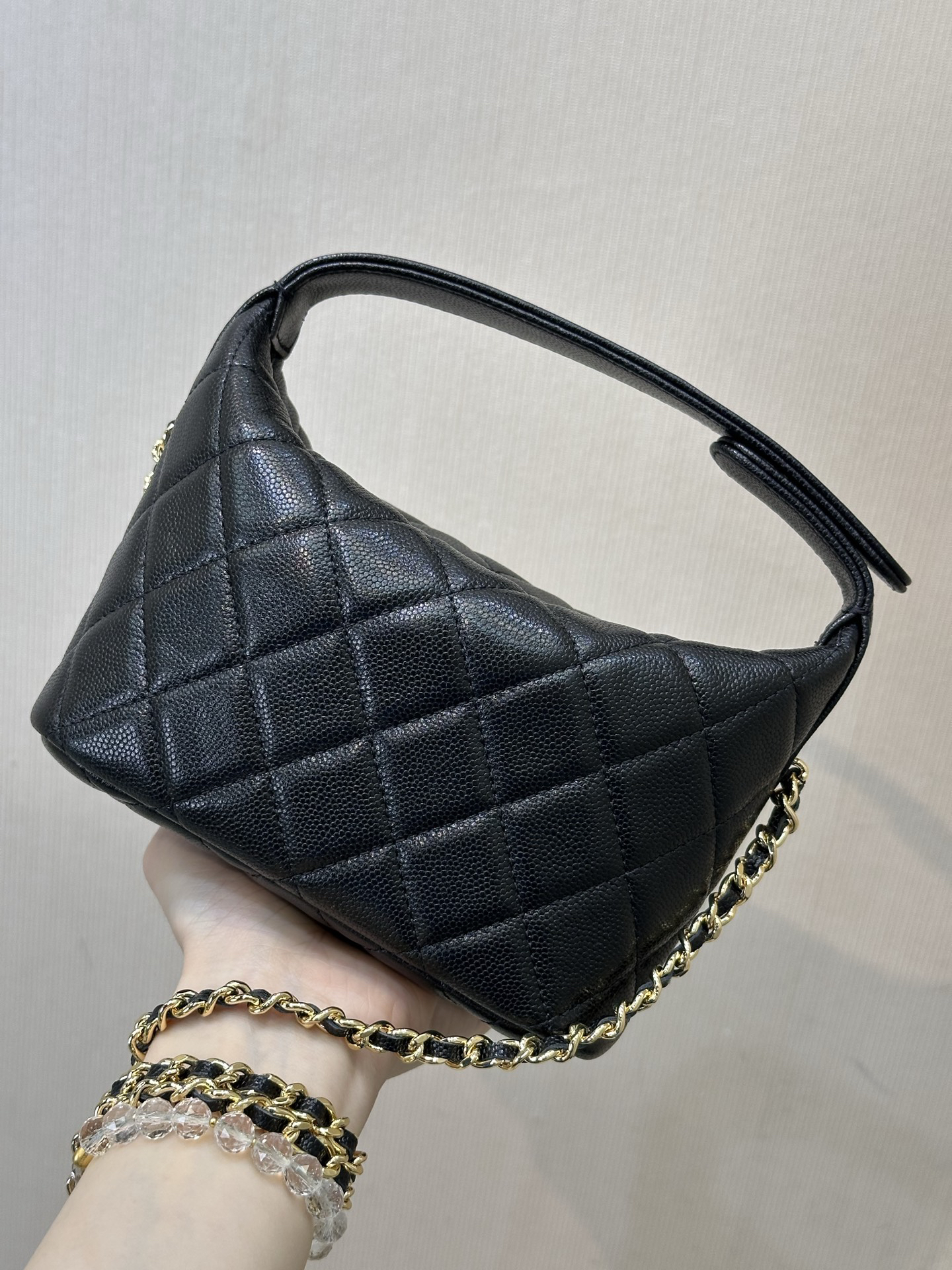 26C Diamond-patterned Pineapple-shaped Bento Box