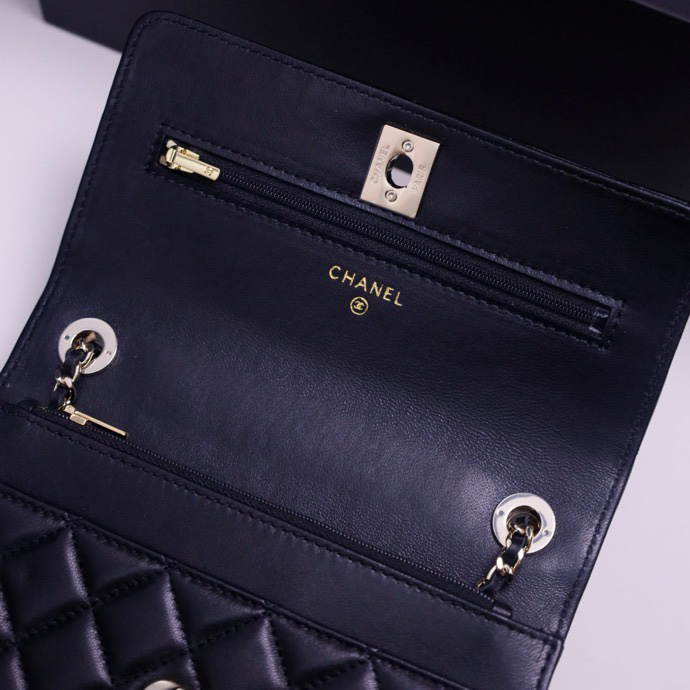 Chanel 25s handle with diamond embellishment