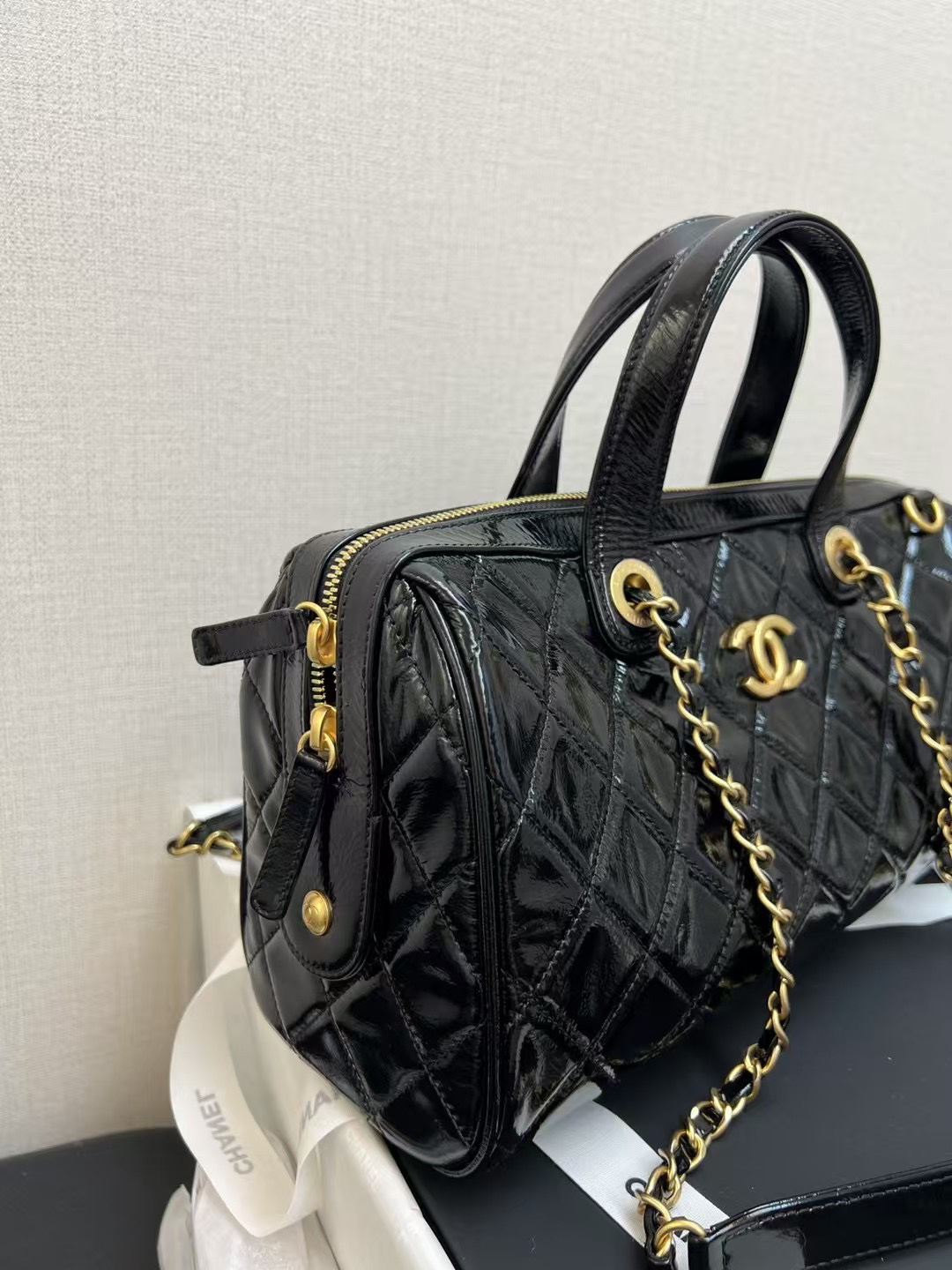 Chanel with complete packaging  25a is so eye-catching!