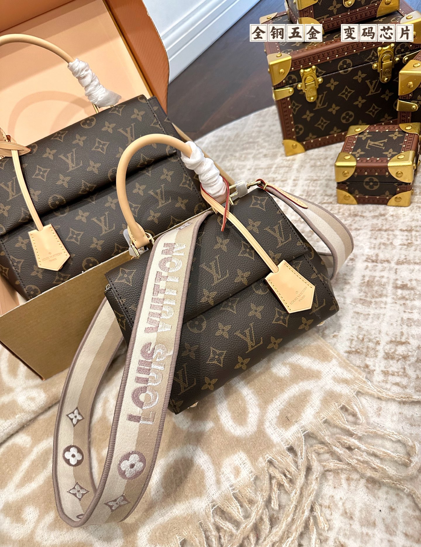 Louis Vuitton This monogrammed, single-shoulder/crossbody bag is so simple 😍 The more you look at it, the better it looks. The capacity is surprisingly generous.