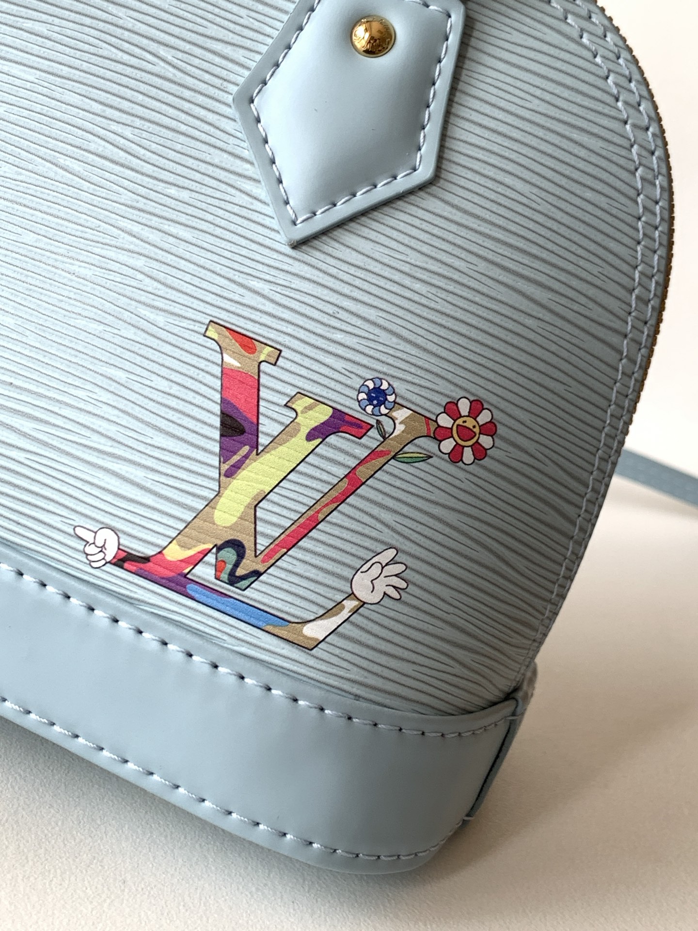 M13670 Black Water Ripple Pattern 14197 Light Blue Water Ripple Pattern (Figurine) Louis Vuitton x Murak bjs Series