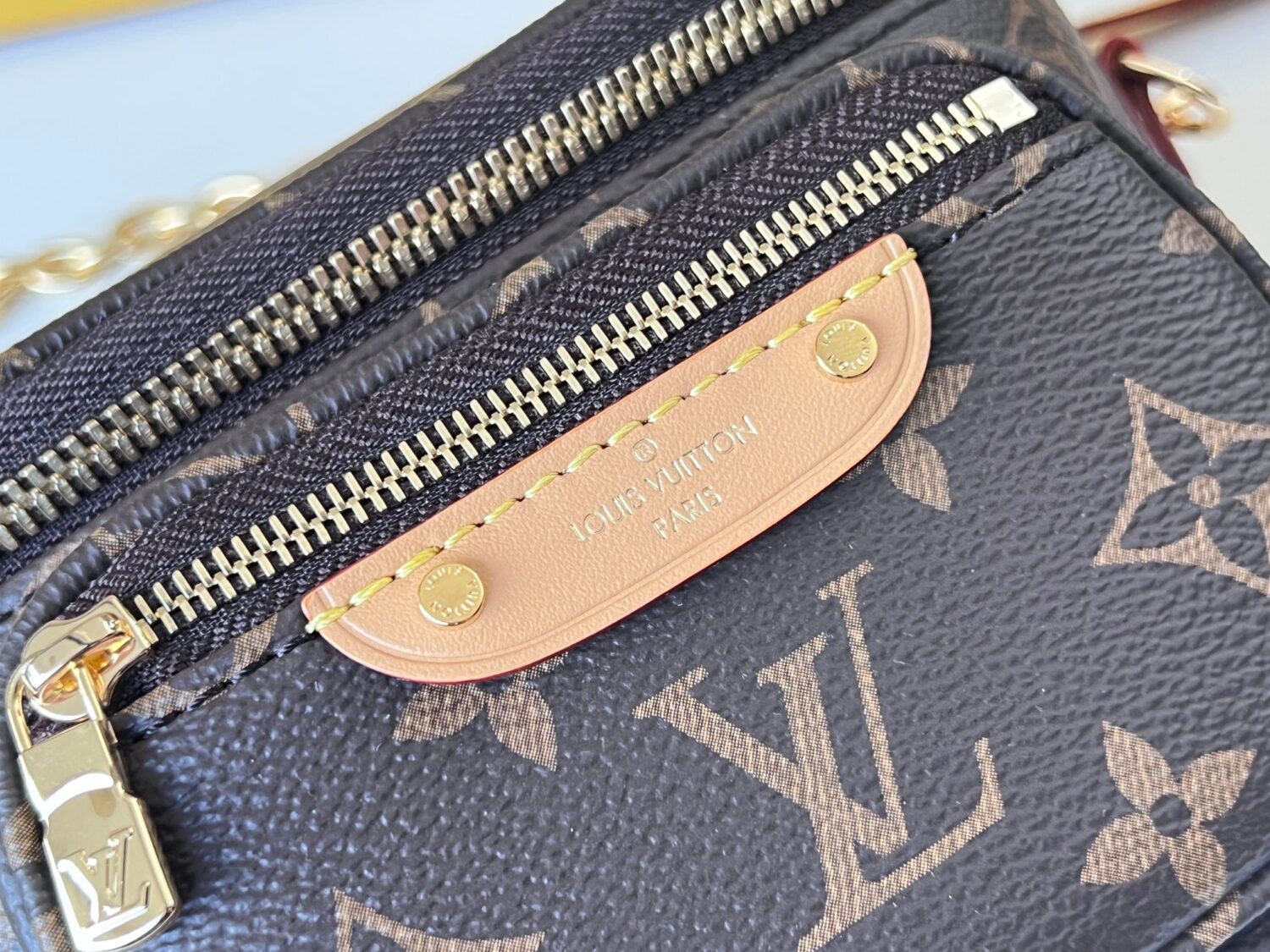 Louis Vuitton【Mini Bumbag】M82335 Monogram Canvas This Mini Bumbag is from the LV Gradient series.