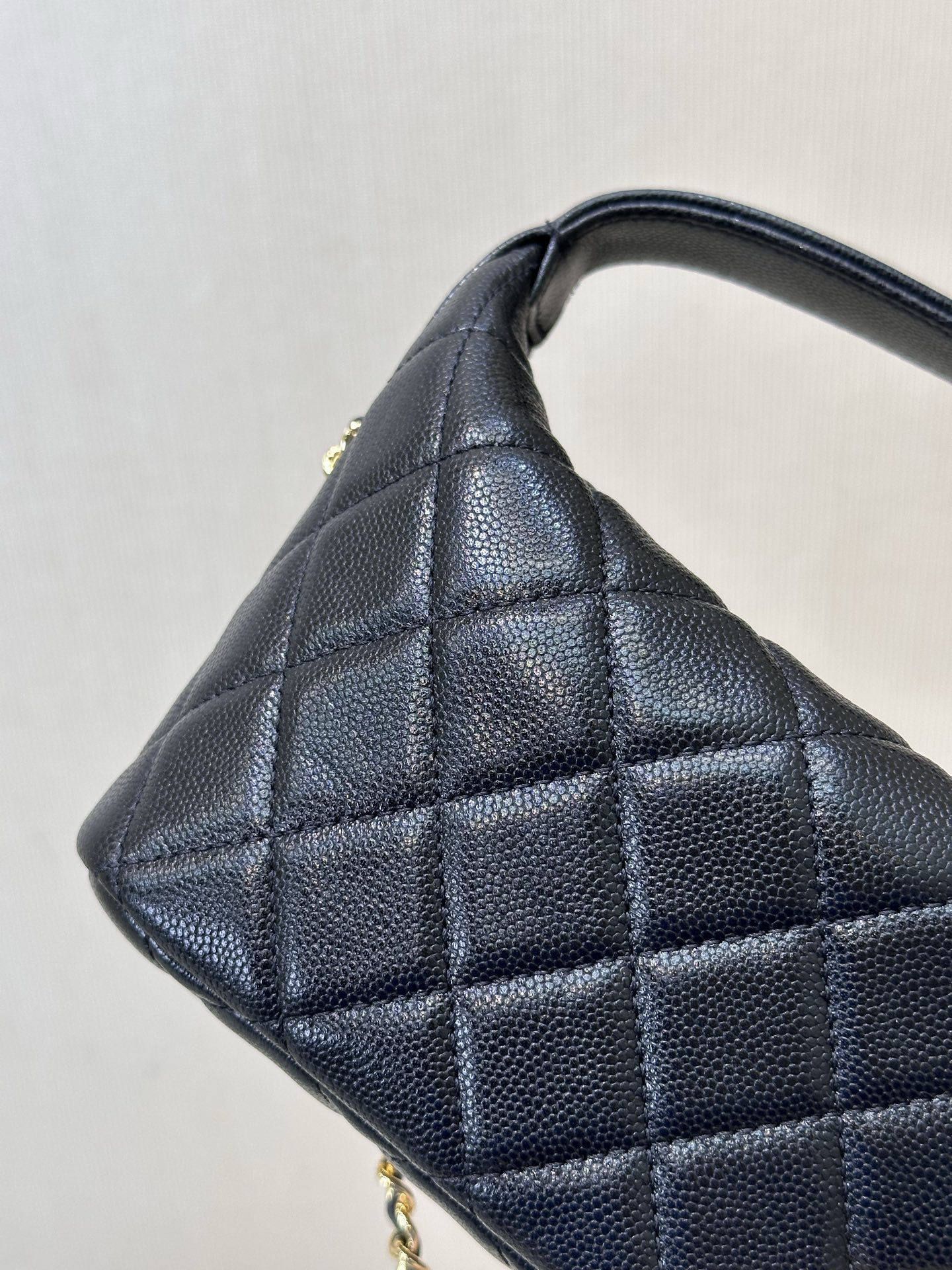 26C Diamond-patterned Pineapple-shaped Bento Box