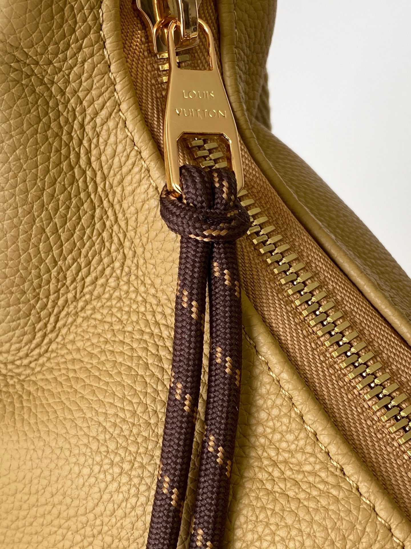 Louis Vuitton M12697 Full Khaki Leather Bag, Top-Tier Original, Dimensions Modified, Monogram Canvas, Classic Canvas with Wide Shoulder Strap