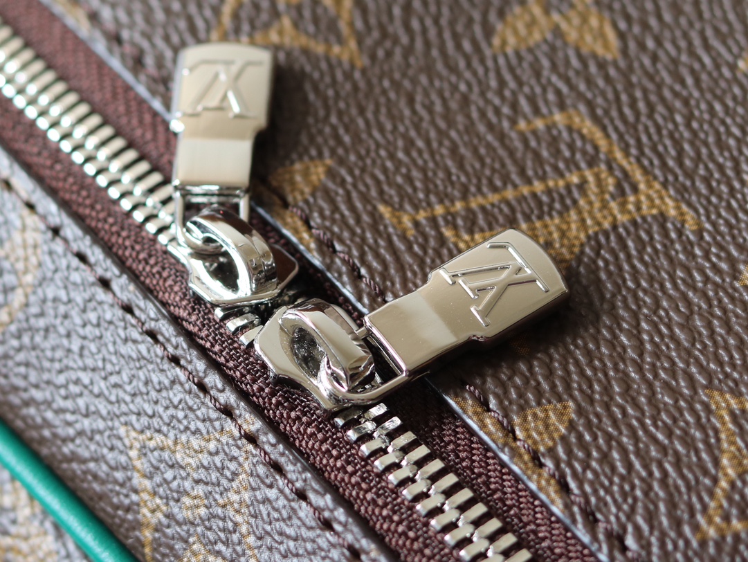 Louis Vuitton M12667 Green This Nice BB cosmetic bag is made from Monogram Macassar canvas.