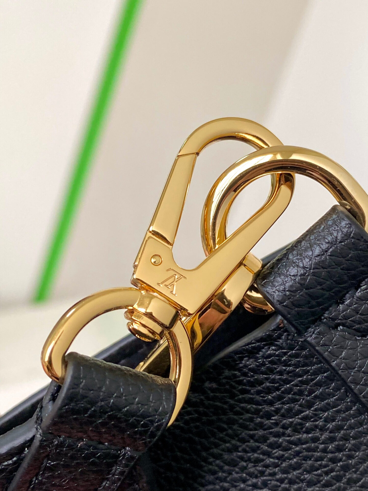 Louis Vuitton Lo and Walk full leather bucket bag and chain bag series