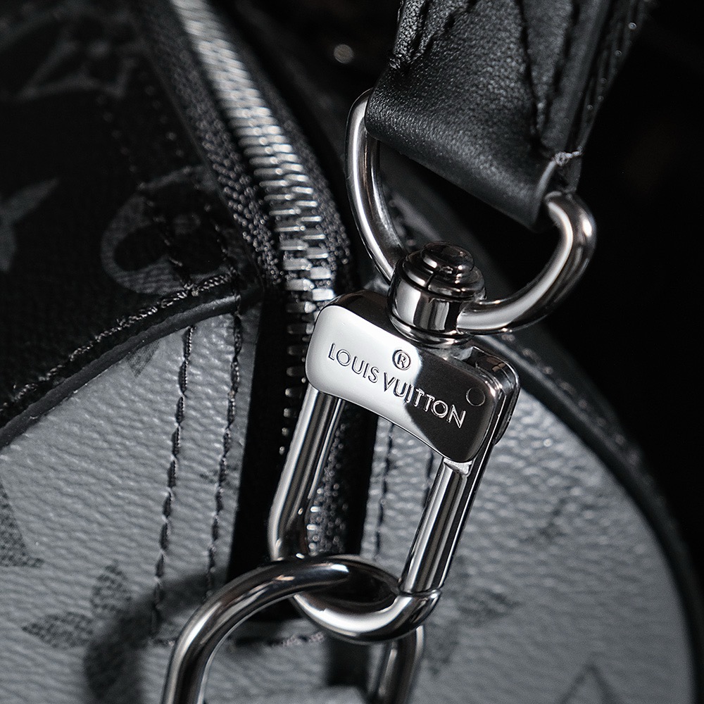 Louis Vuitton 𝐊𝐞𝐞𝐩𝐚𝐥𝐥 𝐂𝐢𝐭𝐲 #M45936# The 𝕂𝕖𝕖𝕡𝕒𝕝𝕝 series has always been a favorite among trendy men.