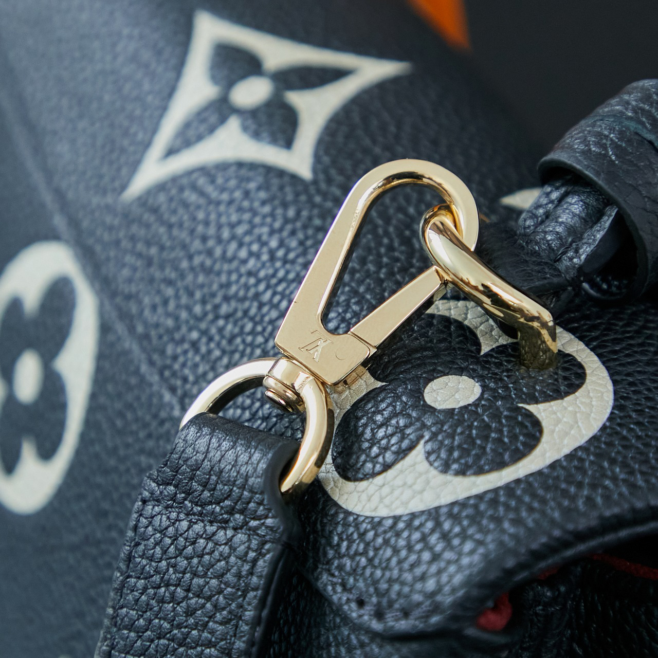 Louis Vuitton M45978 163 Dynamic Chip [Genuine Product] - Leather is Italian Grade A leather from the OEM factory.