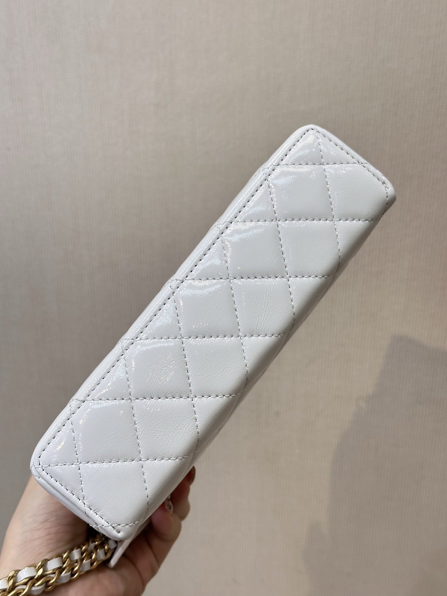 Chanel's classic lunchbox bag, version 2.0!