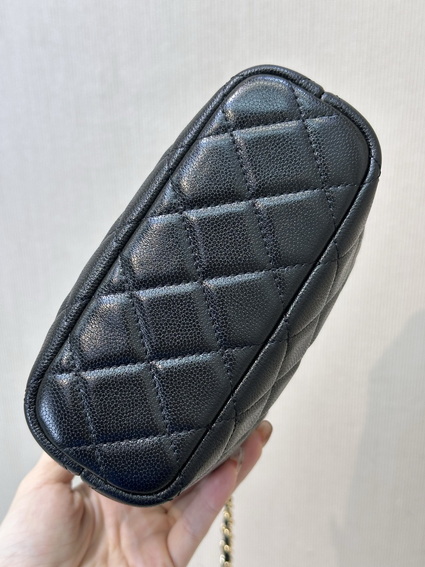 26C Diamond-patterned Pineapple-shaped Bento Box