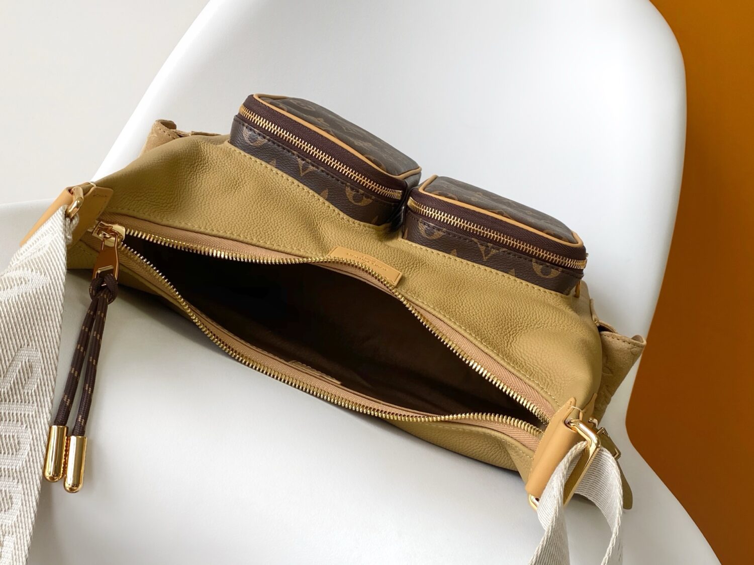 Louis Vuitton M12697 Full Khaki Leather Bag, Top-Tier Original, Dimensions Modified, Monogram Canvas, Classic Canvas with Wide Shoulder Strap