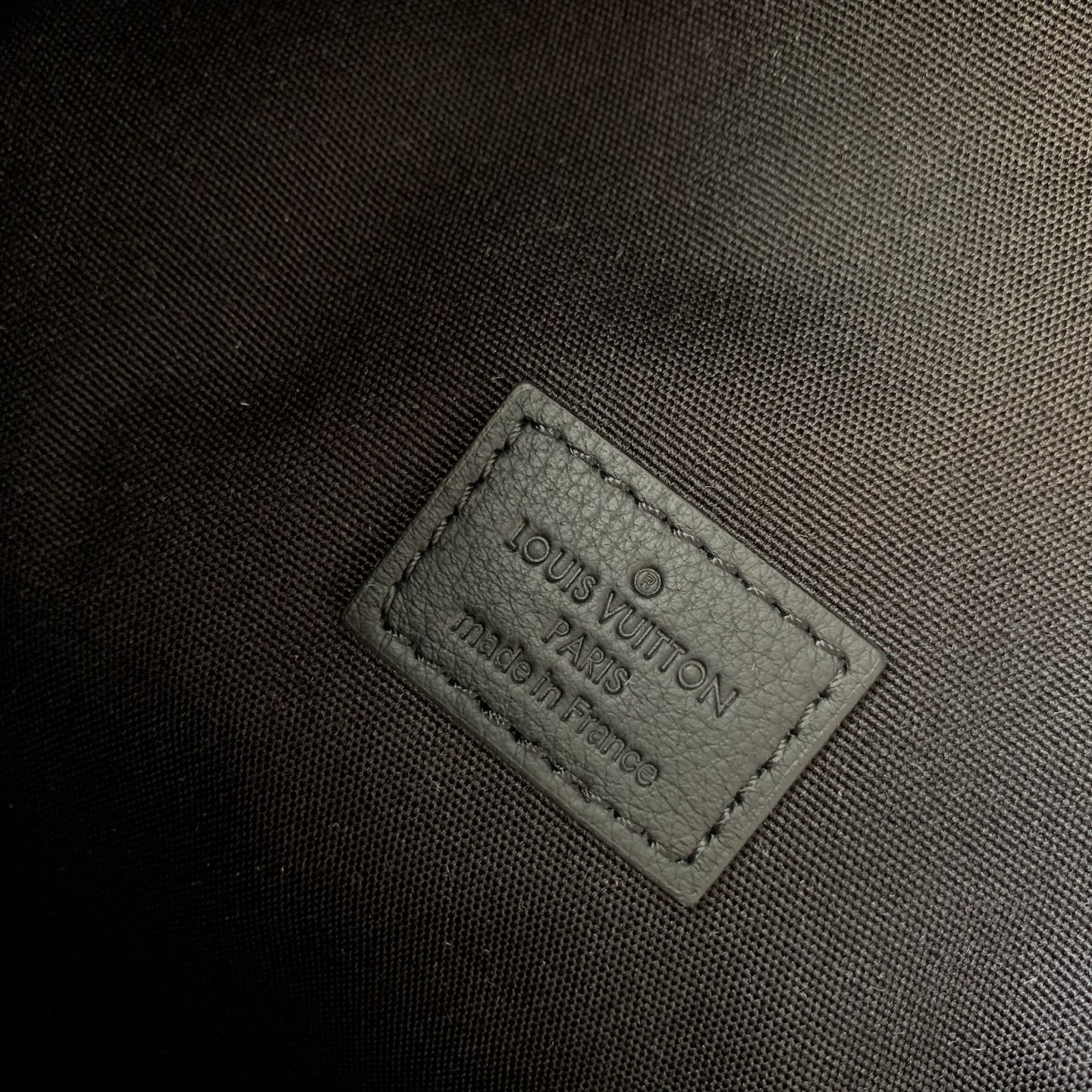 Louis Vuitton The basic silhouette of the M28399 Duo shoulder bag is crafted from the iconic monochrome Monogram Midnight canvas.