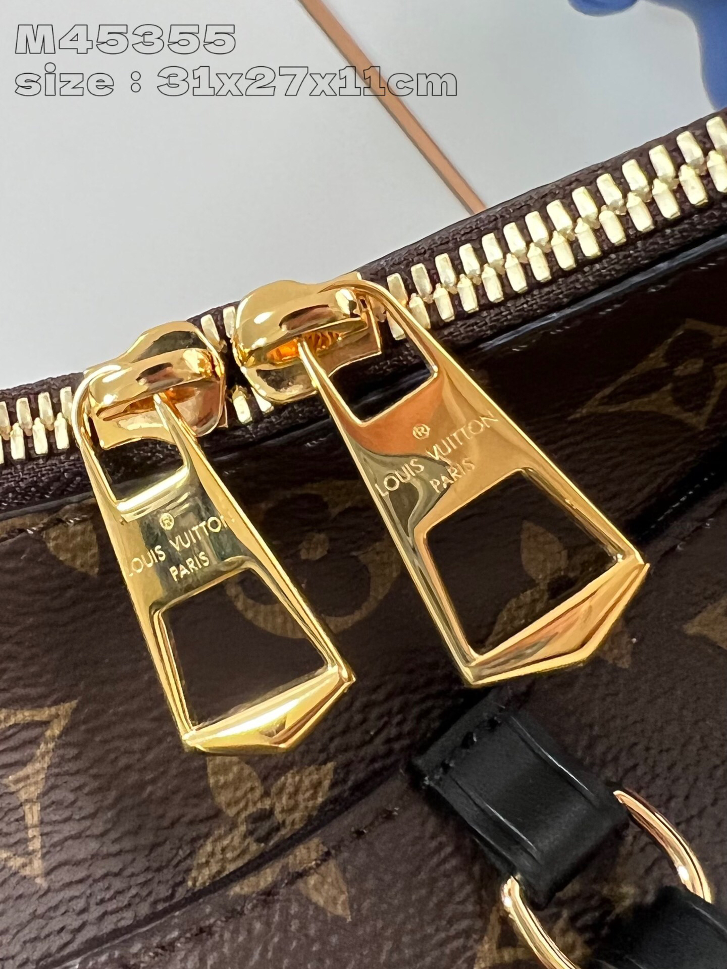 Louis Vuitton M45355 Introducing the new Odeon small handbag, which combines elegant style with practicality.