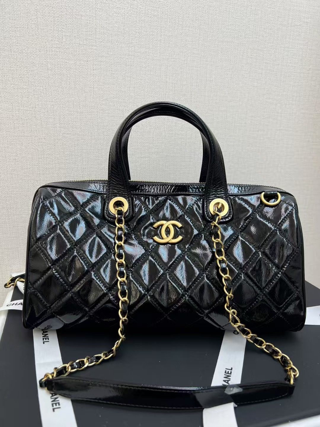 Chanel with complete packaging  25a is so eye-catching!