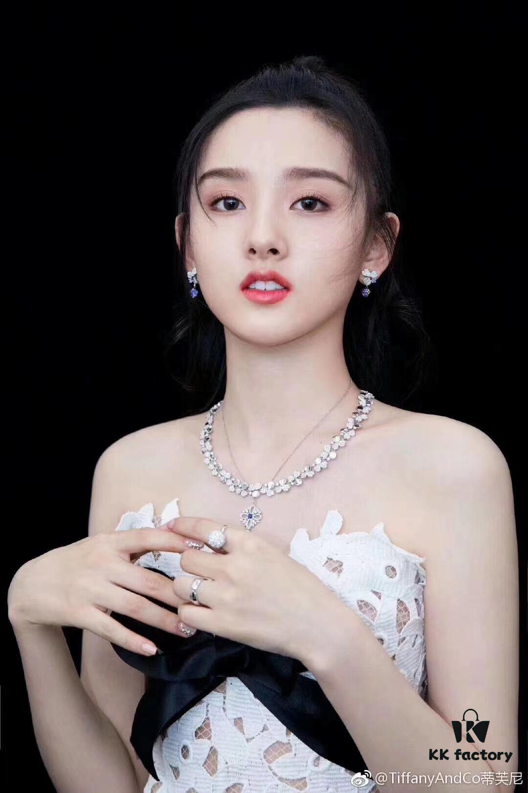 Tiffany & Co. Modern Keys Collection New Single T Smooth Asymmetrical Open Ring